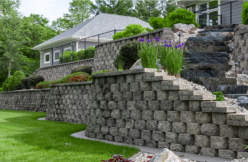 Retaining Wall & Planting Bed